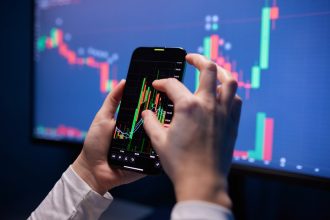 wall-street-slips-as-pe,-tech-weigh-on-indexes