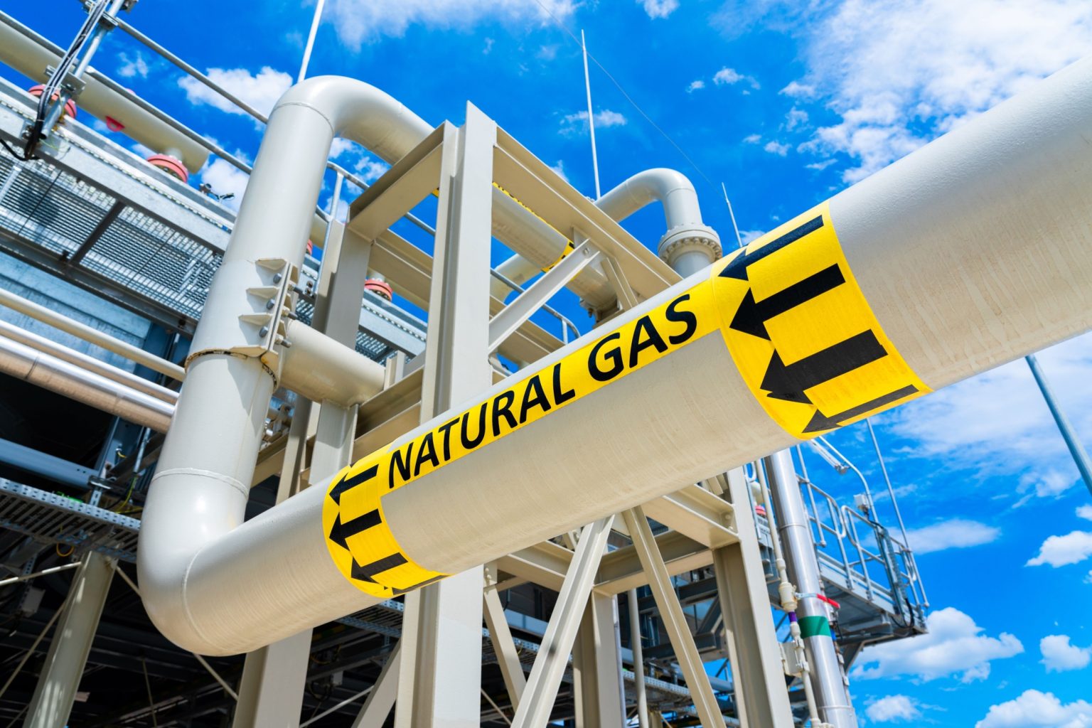 Strait of Hormuz LNG price shock hits Europe as Qatar halts output after drone strikes, lifting gas and oil prices.