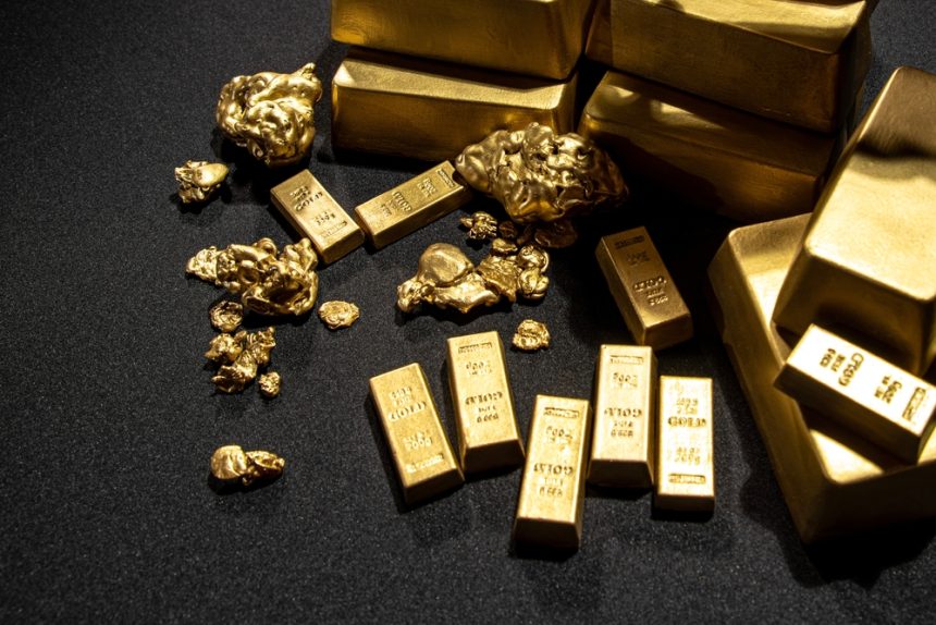 gold-rallies-on-middle-east-war-as-investors-weigh-exposure