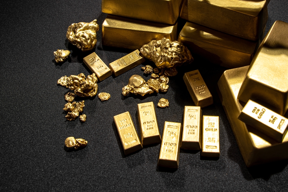 gold-rallies-on-middle-east-war-as-investors-weigh-exposure